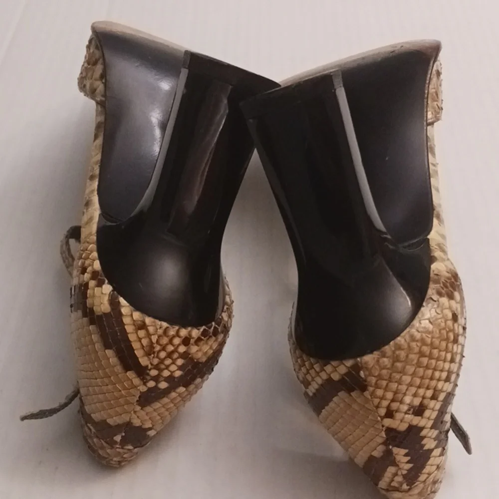 Stuart Weitzman size 7B women's snake print t-strap high-heel shoes brown cream. - Picture 10 of 17